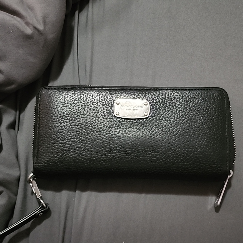 Micheal Kors Black Wallet